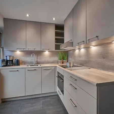 Four Seasons Voorstraat *