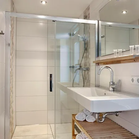 Four Seasons Voorstraat Egmond aan Zee