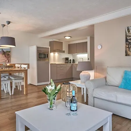 Four Seasons Voorstraat *