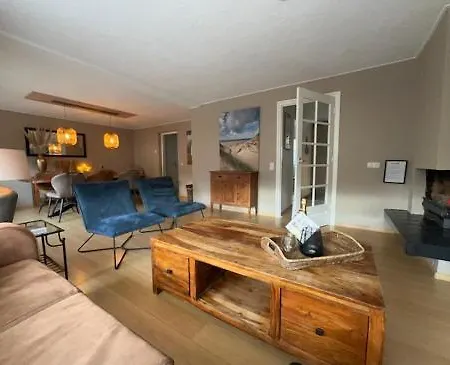 Four Seasons Voorstraat