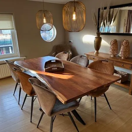 Four Seasons Voorstraat *